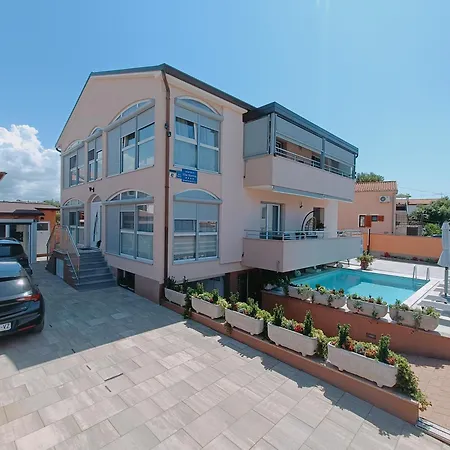 Villa Slavica Porec Exterior photo
